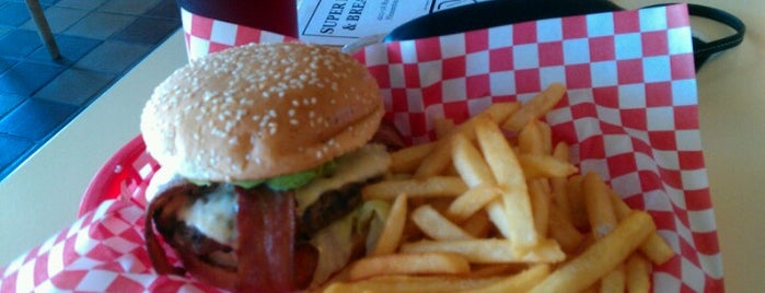Super Burger & Breakfast is one of Lugares guardados de Ray.
