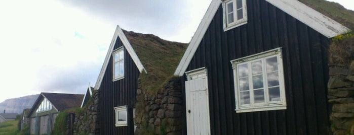 Sel is one of Lost in Iceland.