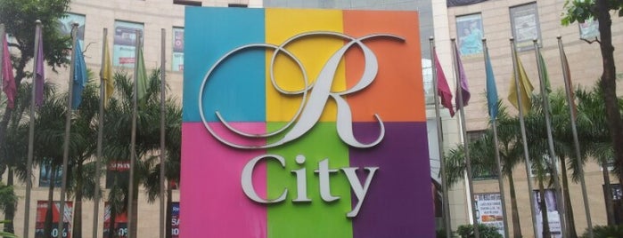 R City Mall is one of Mumbai... The Alpha World City.