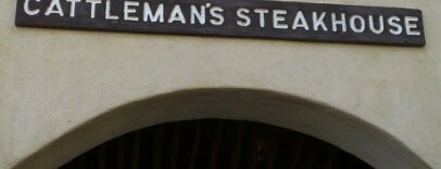 Cattlemen's Steakhouse is one of Lieux qui ont plu à Mary.