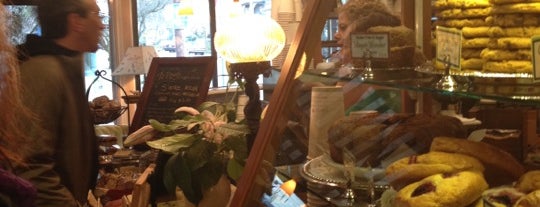 The Dragonfly Coffee House is one of Orte, die Steve gefallen.