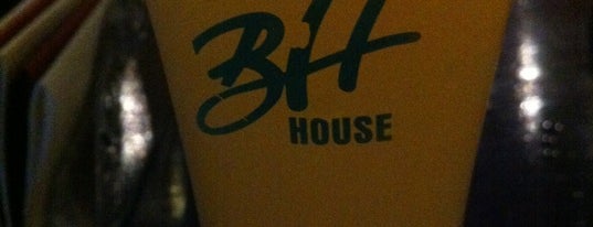 Beer House is one of Lugares favoritos de Аlex.