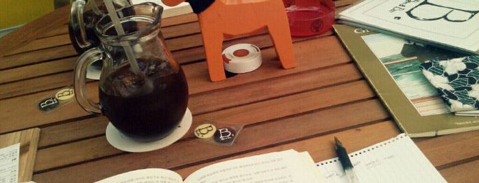 Cafe B is one of Kaeun'un Kaydettiği Mekanlar.