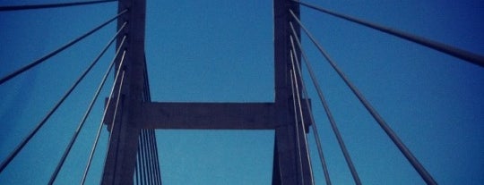 Puente San Francisco is one of Lugares favoritos de Alberta.