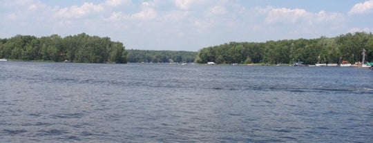 Legend Lake is one of Tempat yang Disukai Mary Hobb.