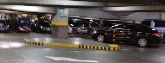 SM City Manila Multi-Level Parking is one of Posti che sono piaciuti a Agu.