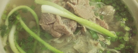 Phở Sướng is one of Best of Hanoian street food.
