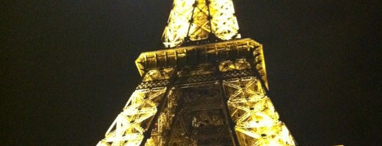 Torre Eiffel is one of Paris.