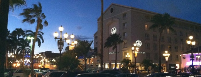 Renaissance Aruba Resort & Casino is one of Tempat yang Disukai Frank.