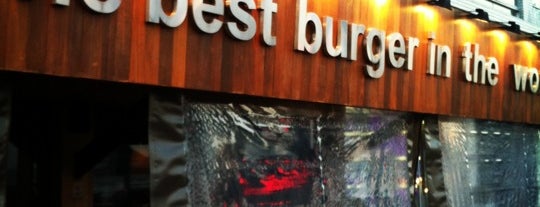 Madero Burger & Grill is one of Tempat yang Disukai Iago.