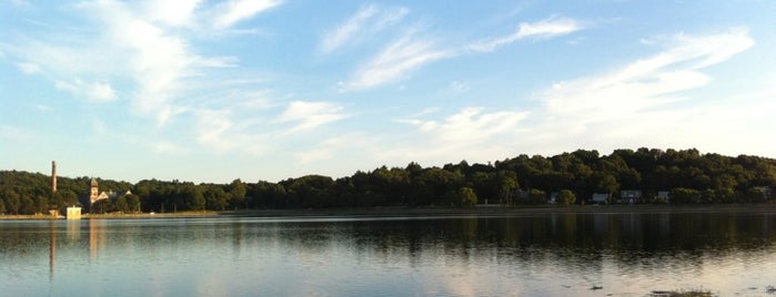 Chestnut Hill Reservoir is one of America's Best Lakes.