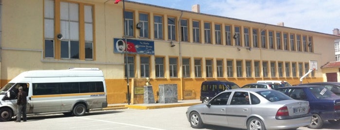 Bahçelievler Deneme Anadolu Lisesi is one of Orte, die Sevgi gefallen.