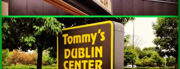 Tommy's Pizza is one of Locais curtidos por Bill.
