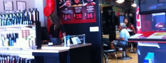 Sport Clips Haircuts of Dallas/Knox St. is one of MarktheSpaManさんのお気に入りスポット.