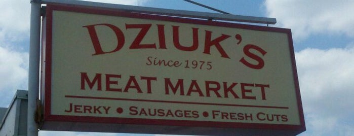 Dziuk's Meat Market is one of Locais salvos de Chad.