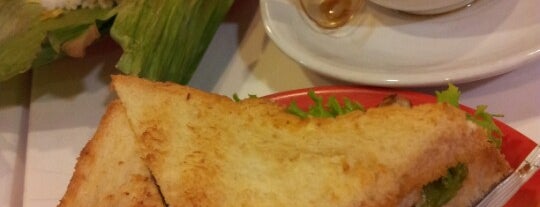 Ya Kun Kaya Toast is one of Lugares favoritos de Arie.