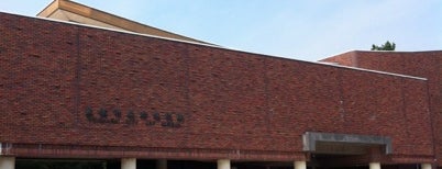 豊橋市美術博物館 is one of inuさんのお気に入りスポット.