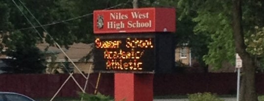 Niles West High School is one of สถานที่ที่ Greg ถูกใจ.