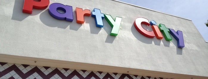 Party City is one of Orte, die Sofiya gefallen.