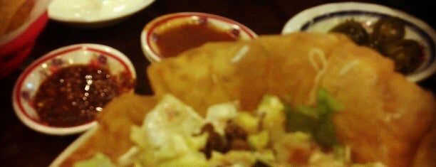 Pepe's Bosque Mexican Grill is one of Locais curtidos por David.
