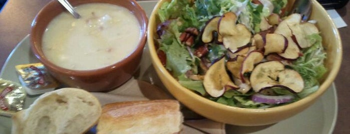 Panera Bread is one of Aaron 님이 좋아한 장소.