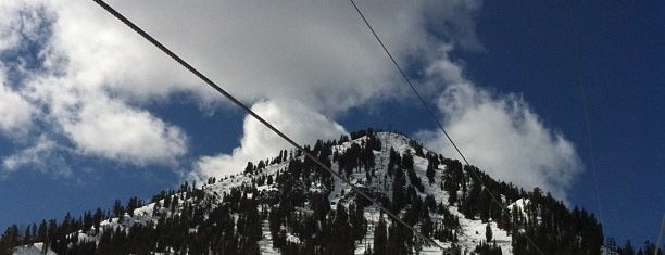 Chair 16: Mammoth Mountain (Canyon Express) is one of Orte, die Joshua gefallen.