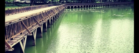 Kandawgyi Lake is one of สถานที่ที่บันทึกไว้ของ mary.