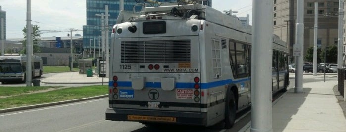 MBTA Silver Line Way Station is one of สถานที่ที่ Mike ถูกใจ.