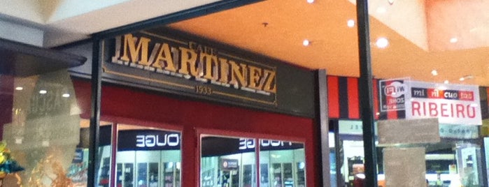Café Martínez is one of สถานที่ที่ Matías ถูกใจ.