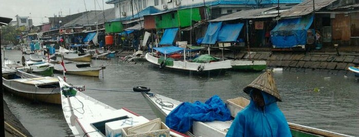 Pelabuhan Paotere is one of Makassar: Great Expectation.