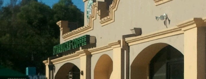 Starbucks is one of Tempat yang Disukai Kirk.