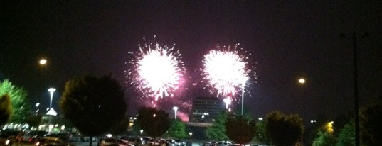 Columbia Lakefront Fireworks! is one of HoCo.