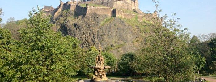West Princes Street Gardens is one of "Must-see" places in Edinburgh.