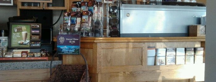 The Coffee Bean & Tea Leaf is one of Lugares favoritos de Erik.