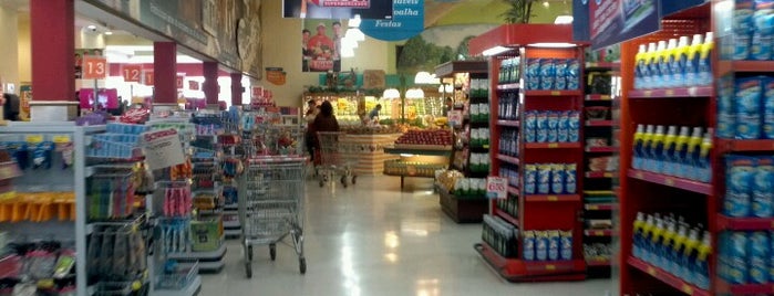 Ricoy Supermercados is one of Lugares favoritos de Roberto.