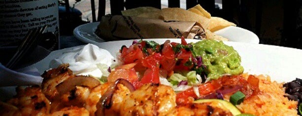 Sharky's Woodfired Mexican Grill is one of C : понравившиеся места.