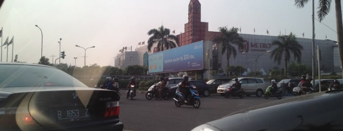 Pondok Indah Intersection is one of Road/Toll.