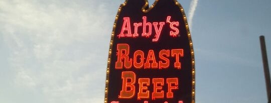 Arby's is one of สถานที่ที่ Charley ถูกใจ.
