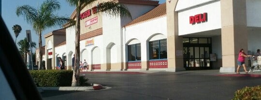 Stater Bros. Markets is one of Tempat yang Disukai Bruce.