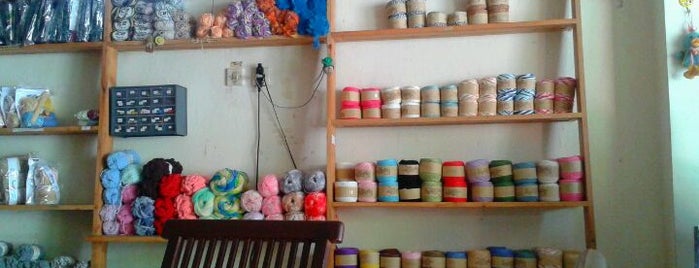 Poyeng Knit Shop is one of สถานที่ที่บันทึกไว้ของ Kimmie.
