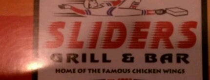 Sliders Grill & Bar is one of Lugares favoritos de Rachel.