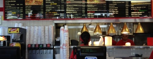 Hi-Life Burgers is one of Lugares favoritos de John.