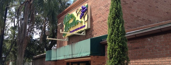 Olive Garden is one of Pau’s Liked Places.