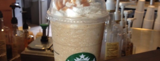 Starbucks is one of Lugares favoritos de Veronica.