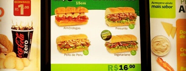 Subway is one of Comer bem....