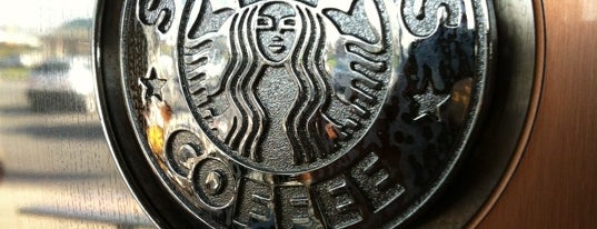 Starbucks is one of Owl 님이 좋아한 장소.