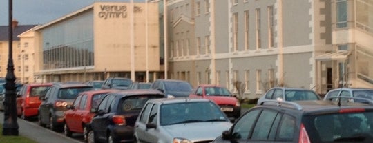 Venue Cymru is one of สถานที่ที่ Carl ถูกใจ.