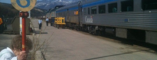 Jasper VIA Rail Station is one of Lizzieさんのお気に入りスポット.