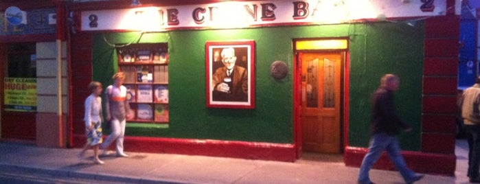 The Crane Bar is one of สถานที่ที่บันทึกไว้ของ Zach.