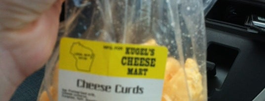 Kugel's Cheese Mart is one of Locais curtidos por Mike.